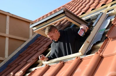 Pose de fenêtres de toit Velux à Mazeray
